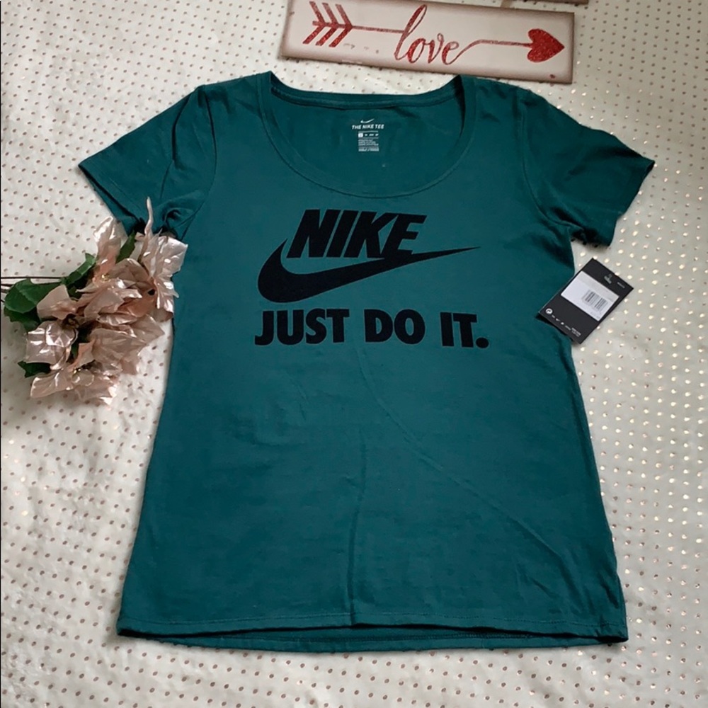 NIKE SIZE XS